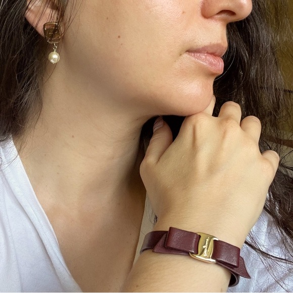 Salvatore Ferragamo Pearl Earrings - Picture 2 of 2